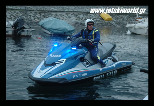 >Aστυνομία με WaveRunner