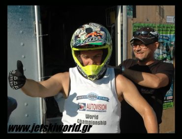 >Greek champion Akis Malouchos in Perou