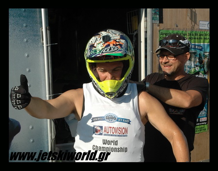 >Greek champion Akis Malouchos in Perou