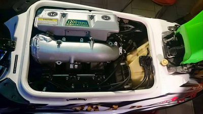 >Ένα διαφορετικό τρικύλινδρο SX-R