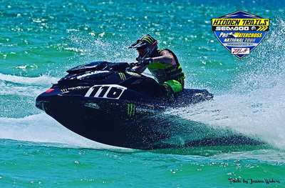 >Τέσσερις νίκες για τον Farthing