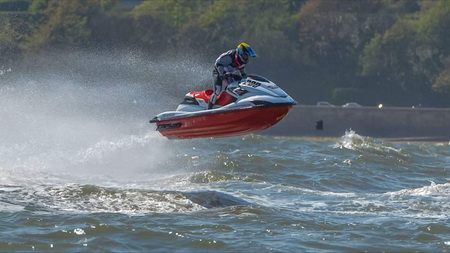 >Αέρας ο Phil Pope