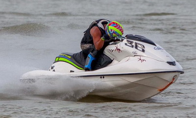 >Ένα διαφορετικό Yamaha FZR