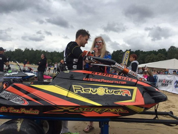 >Κέρδισε ο Stone στην Πολωνία