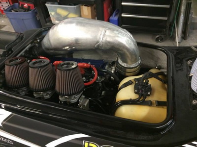 >No 1 η Kommander στα όρθια