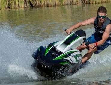 >Rea rides the new SX-R