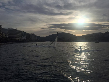 >Ξεκίνησε το υδάτινο Καρναβάλι στη Χαλκίδα