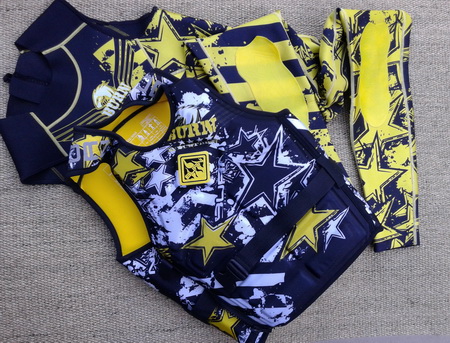 >Πωλείται φόρμα BURN