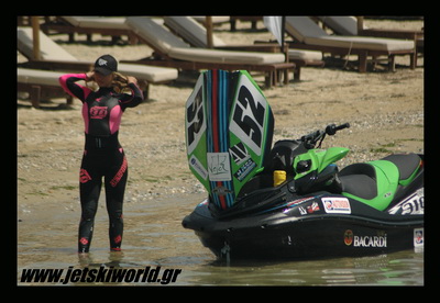 >Olya Antoniuk η μόνη γυναίκα