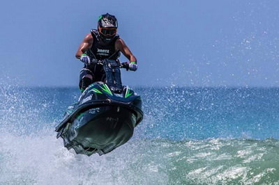 >Στα όρθια ο Craig Warner