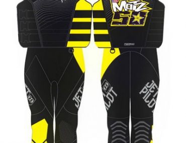 >Στην JetPilot o Motzouris