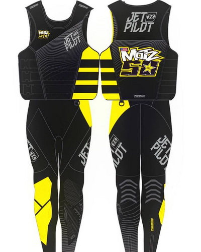 >Στην JetPilot o Motzouris