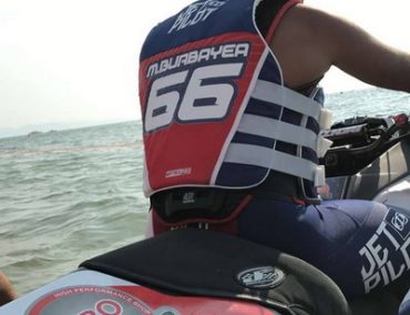 >Στην Jetpilot ο Burbayea