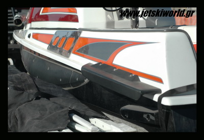 >Πολλά sponsons