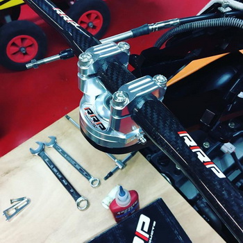 >Carbon τιμόνι από την RRP