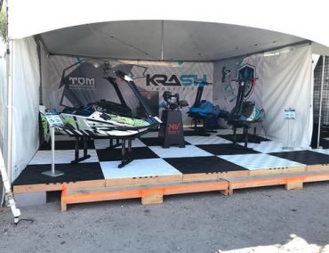 Krash Industries με περίπτερο στο παγκόσμιο