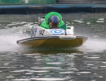 Shotaro Kokubun in boat racing