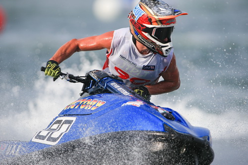 Victory Team’s Reiterer cruises to world title